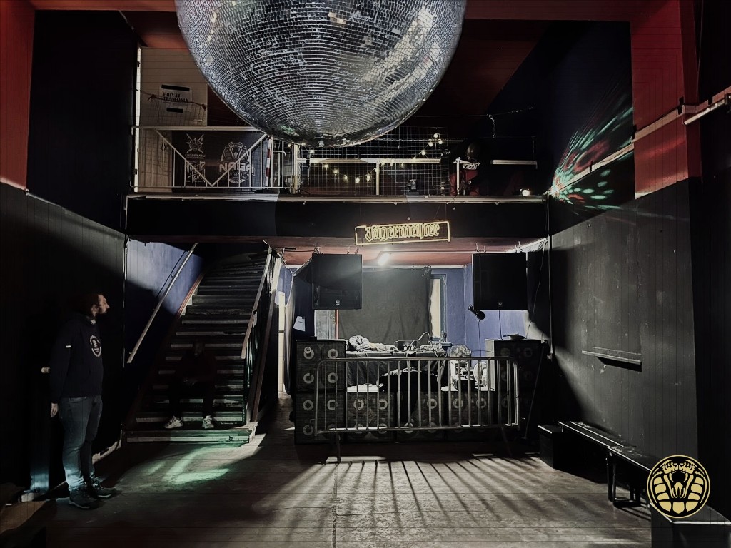 Naga Club Hamburg — disco ball and DJ booth at Steintorwall 4